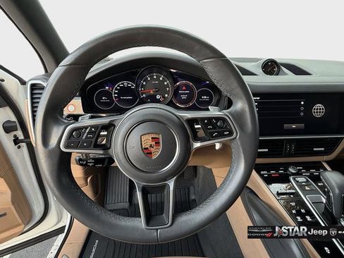 Used 2023 Porsche Cayenne Platinum Edition image 13