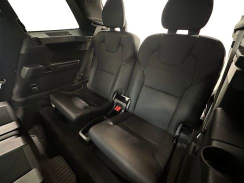 Used 2019 Volvo XC90 T6 Momentum w/ Protection Package Premier image 15