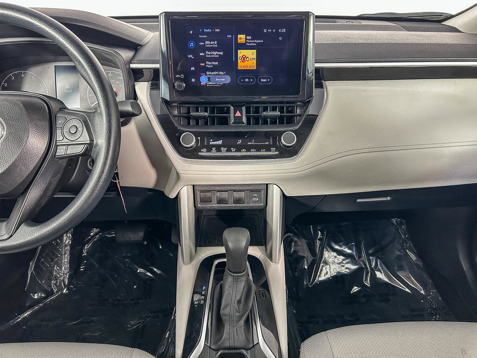 Used 2025 Toyota Corolla Cross L FWD image 16