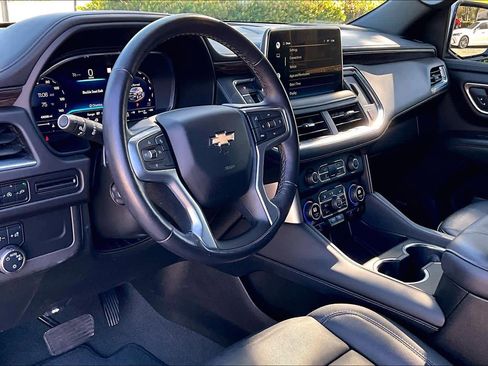 Used 2022 Chevrolet Tahoe LT w/ Luxury Package image 16