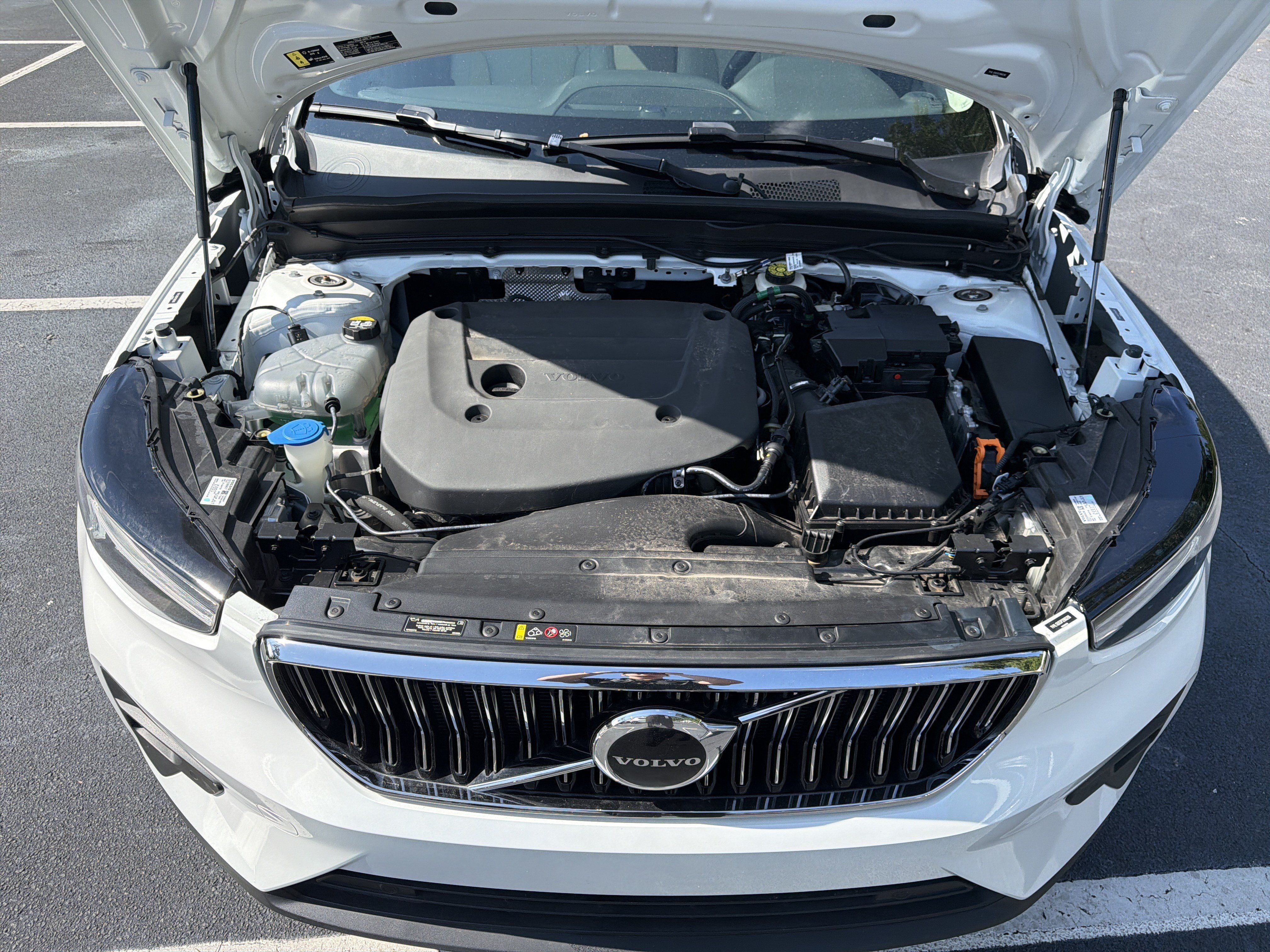 Certified 2023 Volvo XC40 B5 Plus w/ Protection Package Premier AWD/4WD image 36