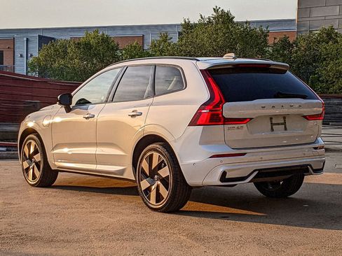 Certified 2024 Volvo XC60 T8 Plus w/ Protection Package Premier AWD/4WD image 5