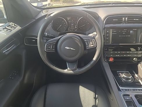 Used 2018 Jaguar F-PACE Premium AWD/4WD image 14