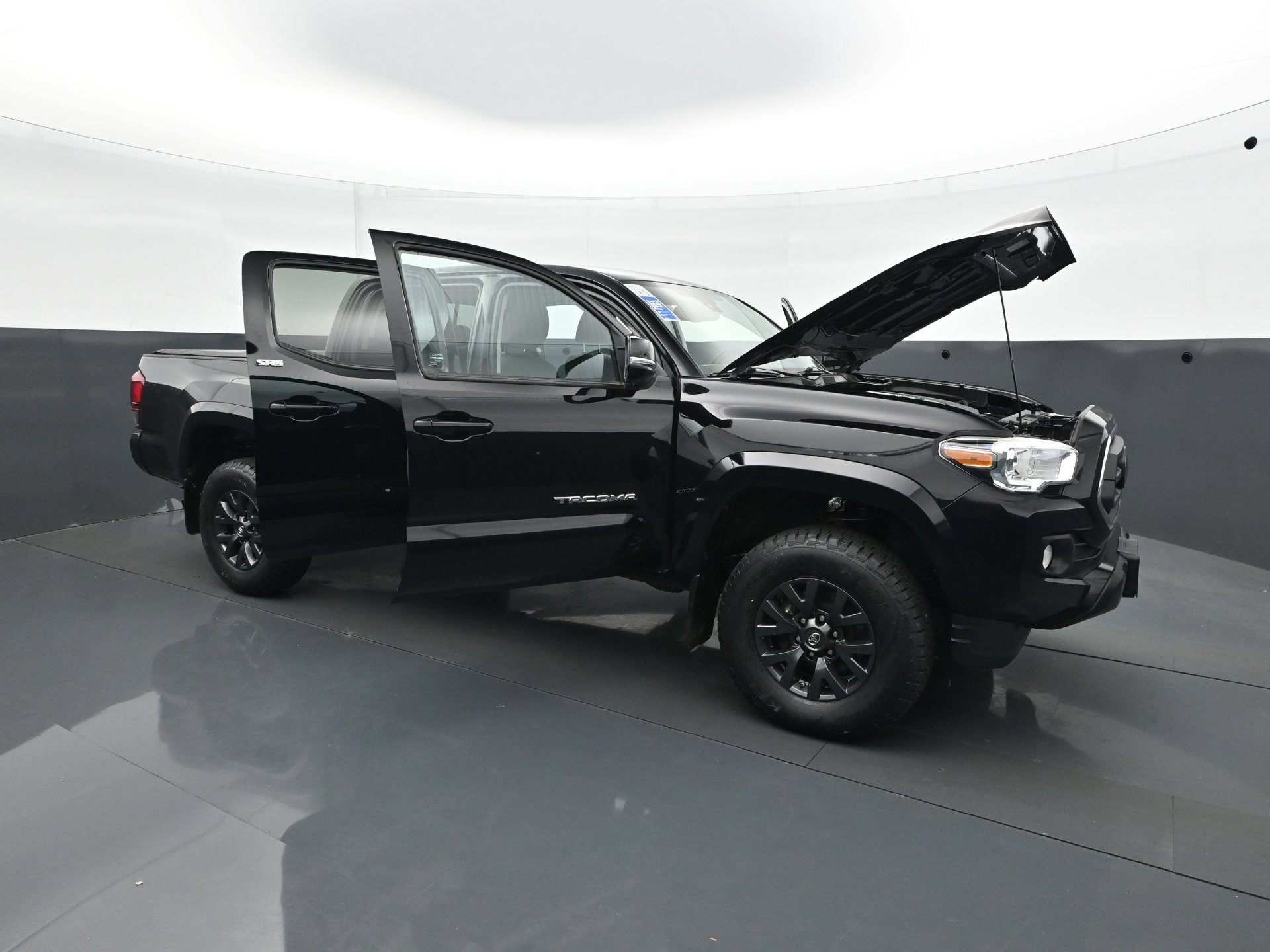Used 2020 Toyota Tacoma SR5 w/ Technology Package AWD/4WD image 34