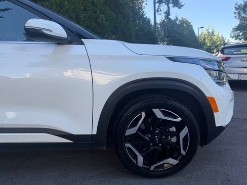 Used 2024 Kia Seltos SX w/ SX Sunroof Package AWD/4WD image 3