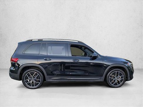 Used 2023 Mercedes-Benz EQB 300 4MATIC image 4