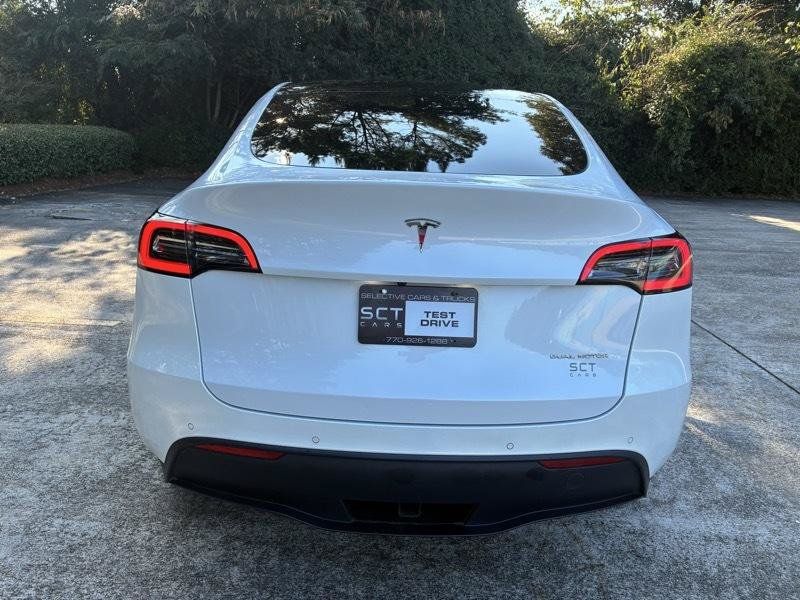 Used 2022 Tesla Model Y AWD image 6