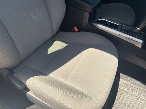 Used 2019 Toyota Tacoma SR5 AWD/4WD image 25