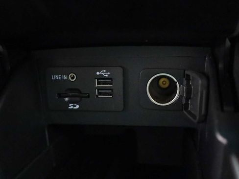 Used 2014 Ford Explorer XLT w/ Equipment Group 202A AWD/4WD image 31