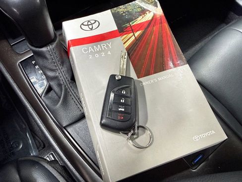 Used 2024 Toyota Camry SE FWD image 40
