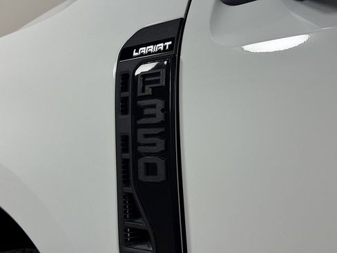 Used 2025 Ford F350 Lariat w/ Lariat Ultimate Package AWD/4WD image 28
