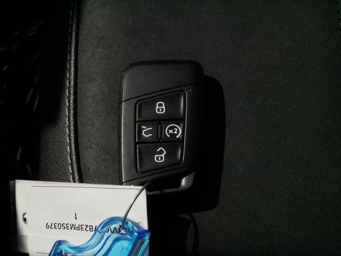 Used 2023 Volkswagen Taos SE AWD/4WD image 33