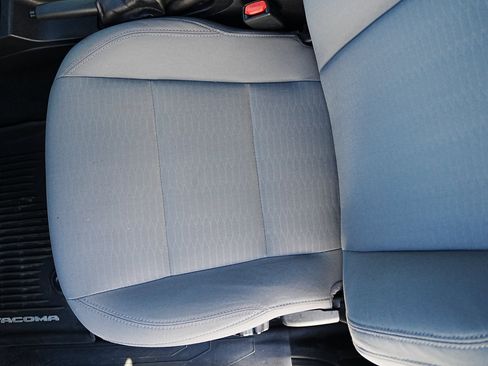 Used 2019 Toyota Tacoma SR5 image 9