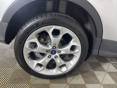 Used 2014 Ford Escape Titanium w/ Equipment Group 401A FWD image 32