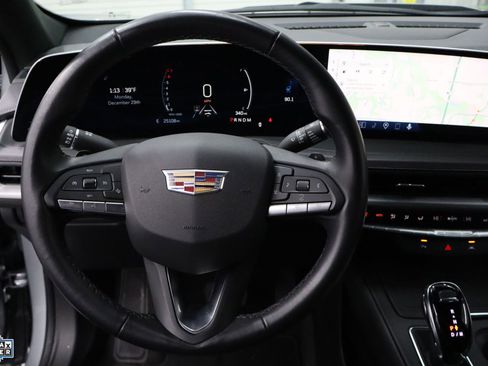 Used 2025 Cadillac XT4 Premium Luxury image 18