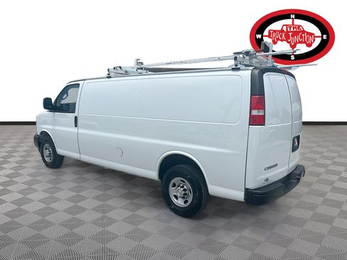 Used 2023 Chevrolet Express 3500 Extended w/ Driver Convenience Package RWD image 5