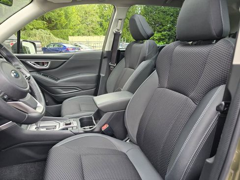 Certified 2023 Subaru Forester Premium AWD/4WD image 12