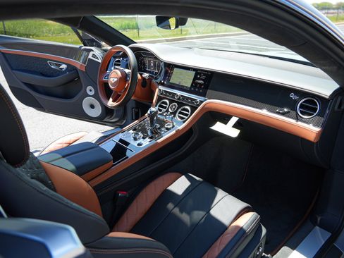 Used 2023 Bentley Continental GT V8 AWD/4WD image 28