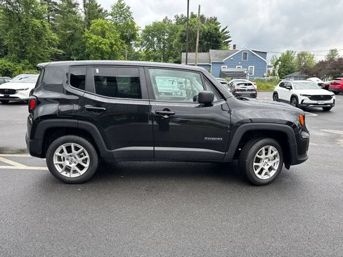Used 2023 Jeep Renegade Latitude AWD/4WD image 9