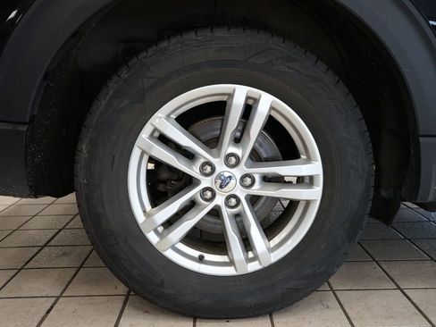 Used 2020 Ford Explorer XLT w/ Equipment Group 202A AWD/4WD image 54