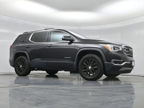 Used 2018 GMC Acadia SLT FWD image 2