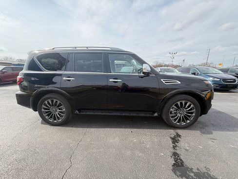 Used 2024 Nissan Armada Platinum image 2