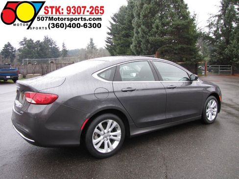 Used 2016 Chrysler 200 Limited FWD image 7