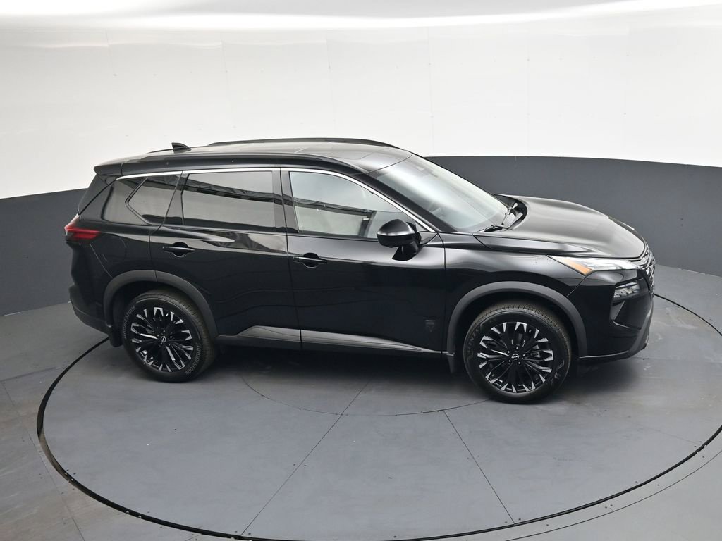 Certified 2026 Nissan Rogue Dark Armor FWD image 32