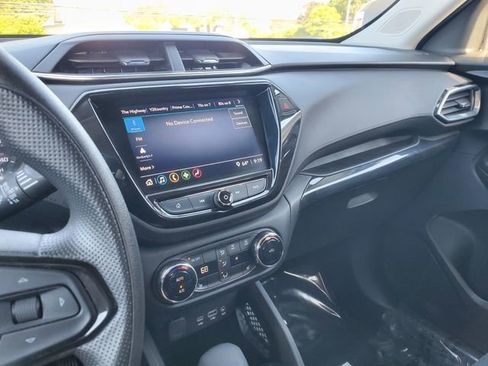 Certified 2023 Chevrolet TrailBlazer LT w/ Convenience Package AWD/4WD image 28