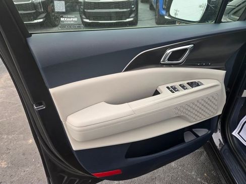 New 2026 Kia Carnival SX FWD image 25