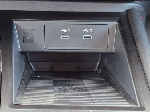 Used 2025 Nissan Kicks SR AWD/4WD image 30