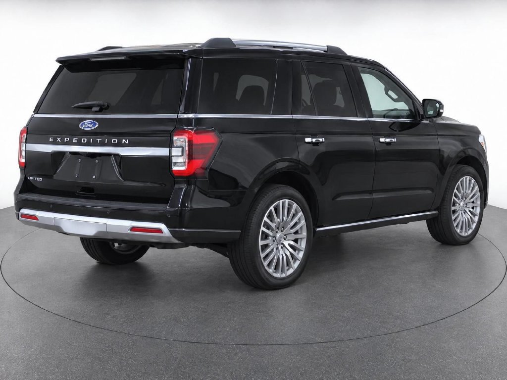 Used 2024 Ford Expedition Limited AWD/4WD image 3