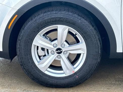 New 2026 Kia Sorento LX FWD image 4