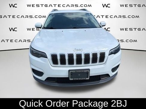 Used 2020 Jeep Cherokee Latitude FWD image 2