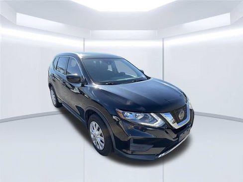 Used 2020 Nissan Rogue S FWD image 3