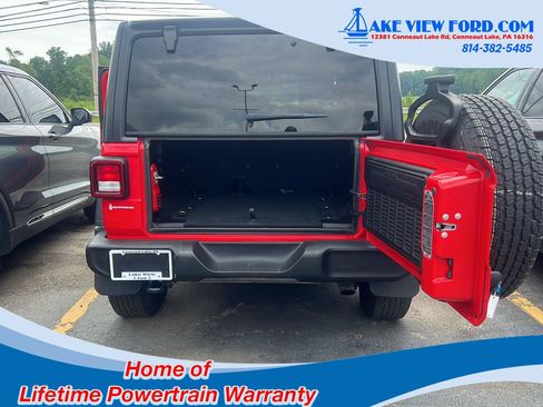 Used 2018 Jeep Wrangler Unlimited Sport AWD/4WD image 23