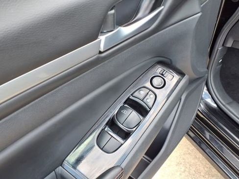 Used 2025 Nissan Altima 2.5 SR FWD image 7