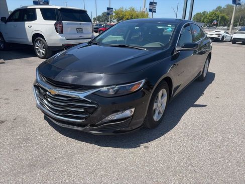 Used 2022 Chevrolet Malibu LT image 2