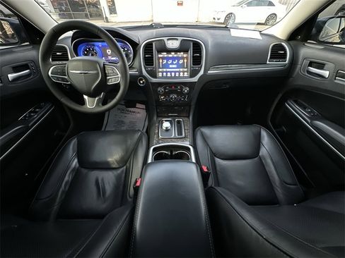 Used 2023 Chrysler 300 Touring L w/ Comfort Group image 20