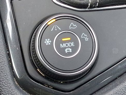 Used 2023 Volkswagen Tiguan SE R-Line image 30