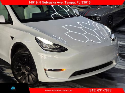 Used 2023 Tesla Model Y Long Range AWD/4WD image 3