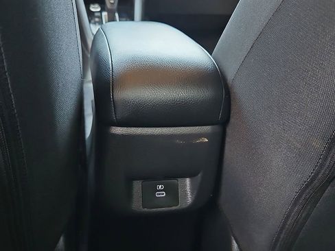 Used 2023 Nissan Versa SV FWD image 19