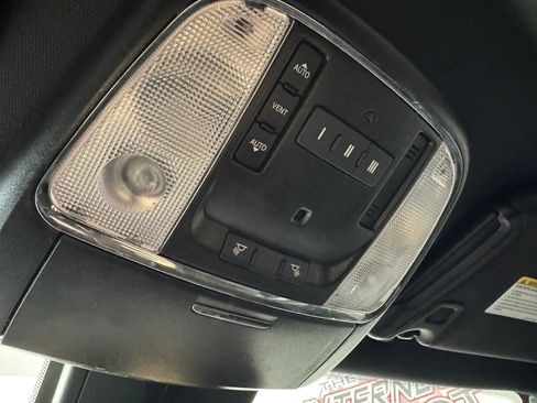 Used 2020 Dodge Charger Scat Pack image 25