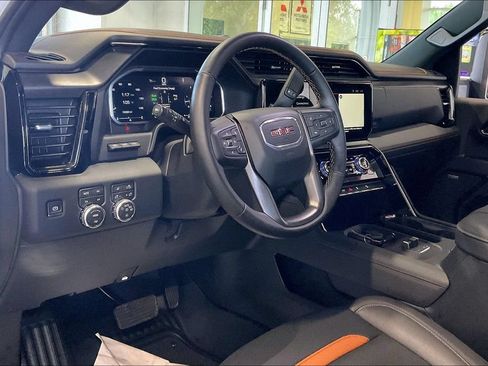 Used 2026 GMC Sierra 2500 AT4 AWD/4WD image 4