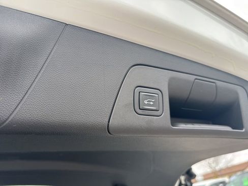 Certified 2023 Buick Envision Essence image 42