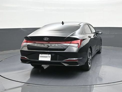Used 2023 Hyundai Elantra SEL w/ Convenience Package FWD image 11