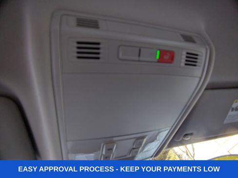 Used 2022 Volkswagen Taos S image 18