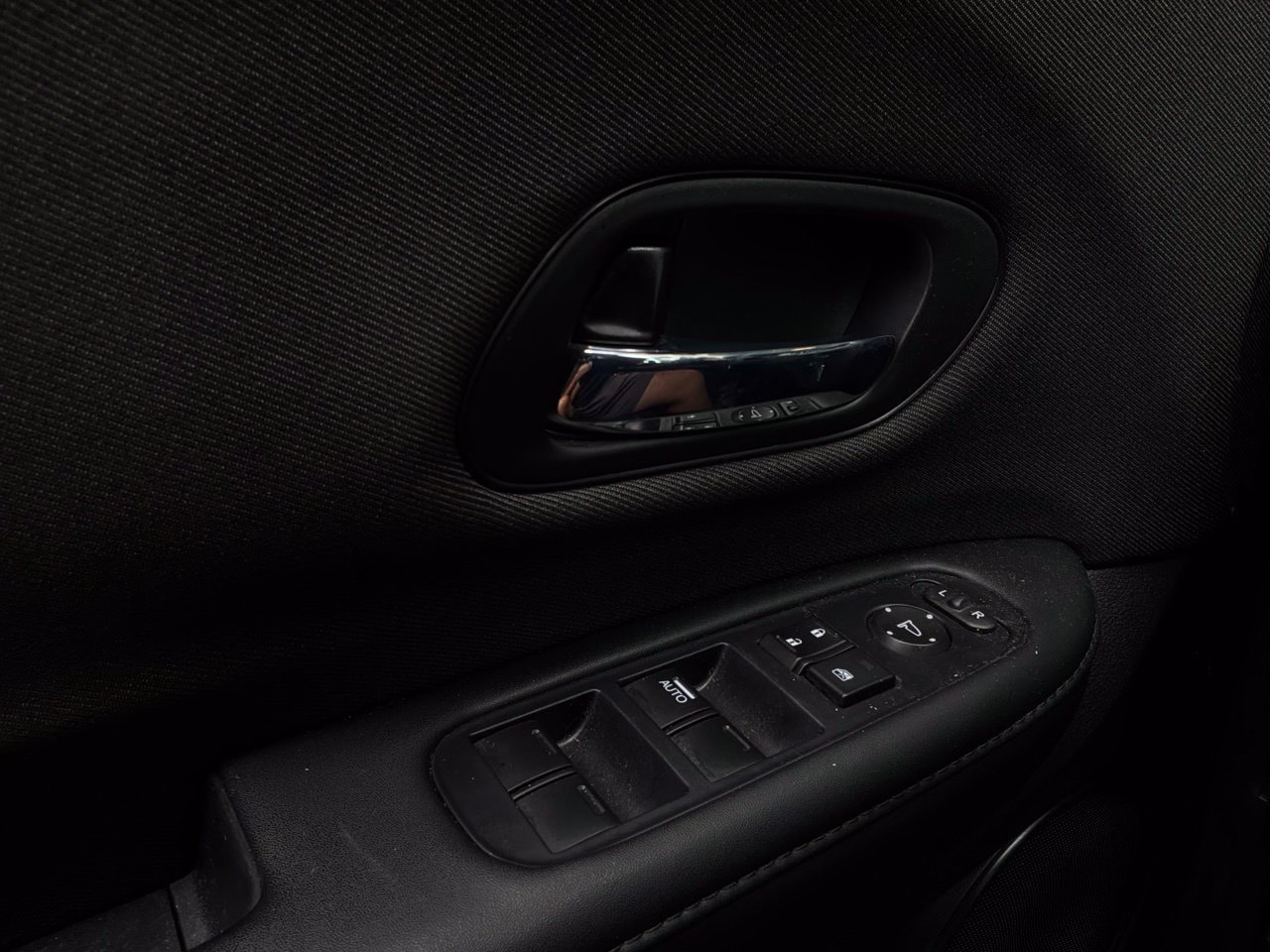 Used 2021 Honda HR-V LX image 16