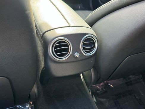 Used 2018 Mercedes-Benz E 400 4MATIC Sedan image 14