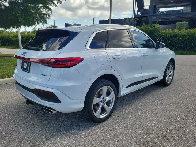 Certified 2025 Audi Q5 Premium Plus w/ Premium Plus AWD/4WD image 7